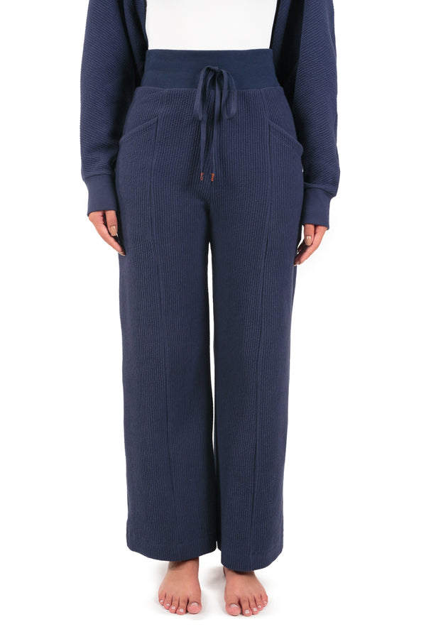 Calça Pantalona Canelada Com Bolso Athleisure Marinho