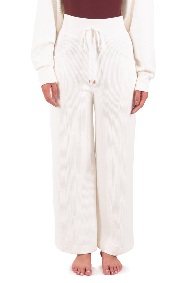 Calça Pantalona Canelada Com Bolso Athleisure Off White