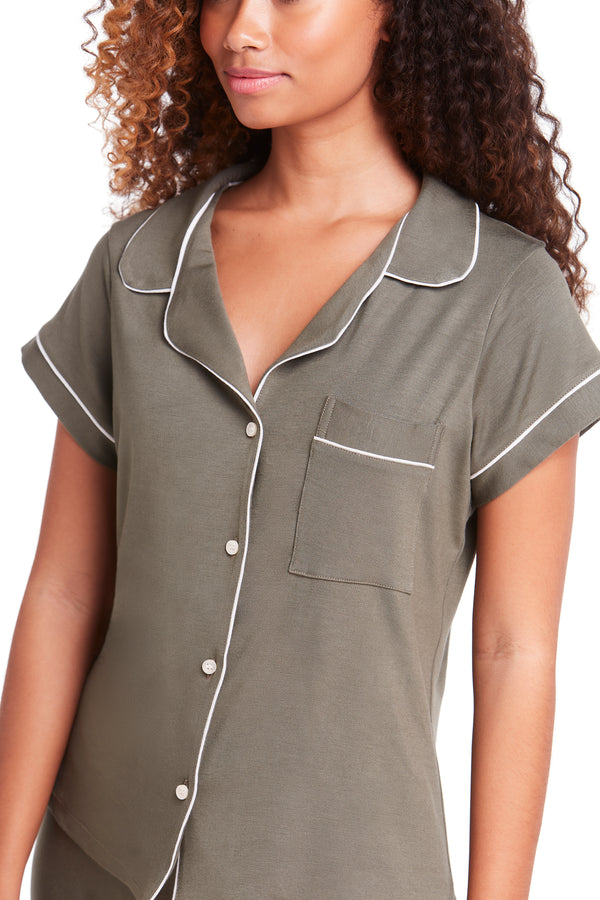 Pijama Manga Curta Abertura Frontal E Calça Ampla Verde Cidreira