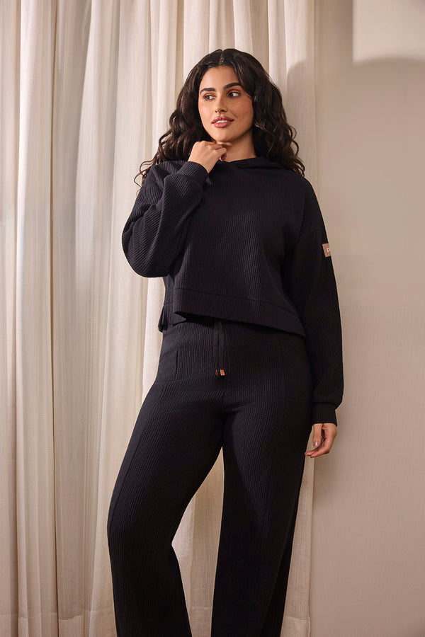 Calça Pantalona Canelada Com Bolso Athleisure Preto